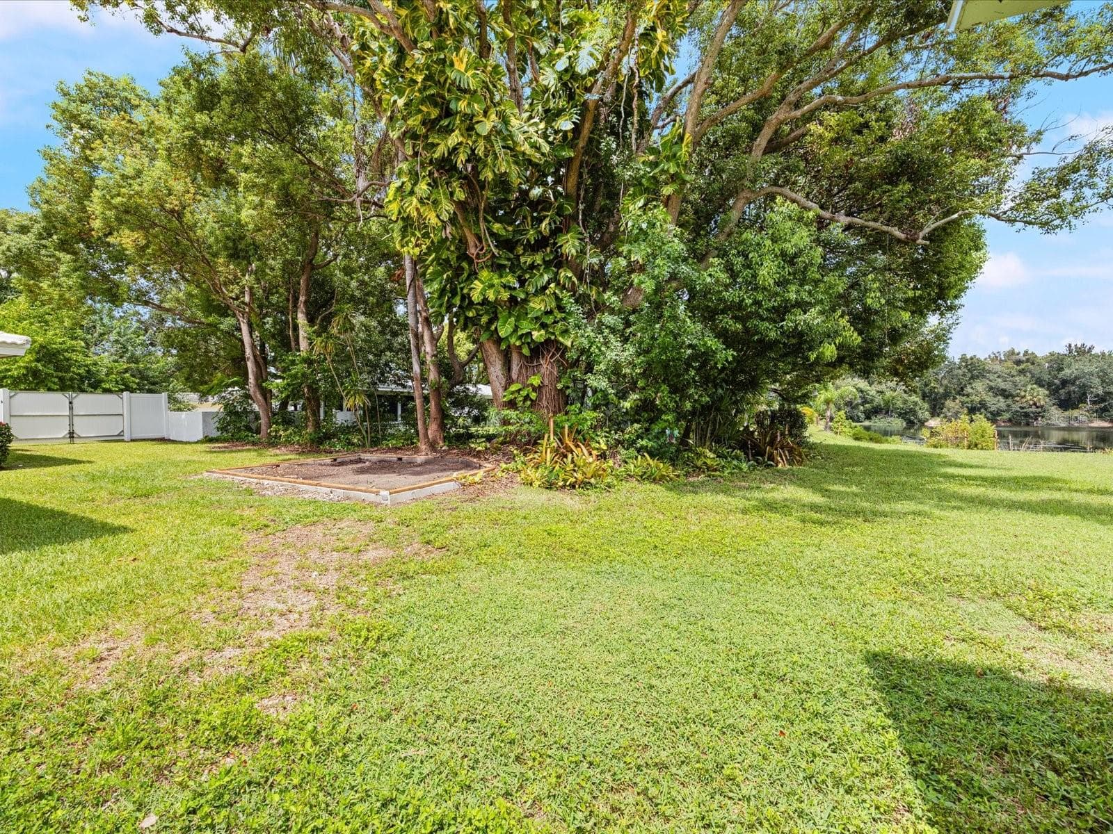Single Family Residence at 2100 MCKINLEY ST, CLEARWATER, photo 44 of 55