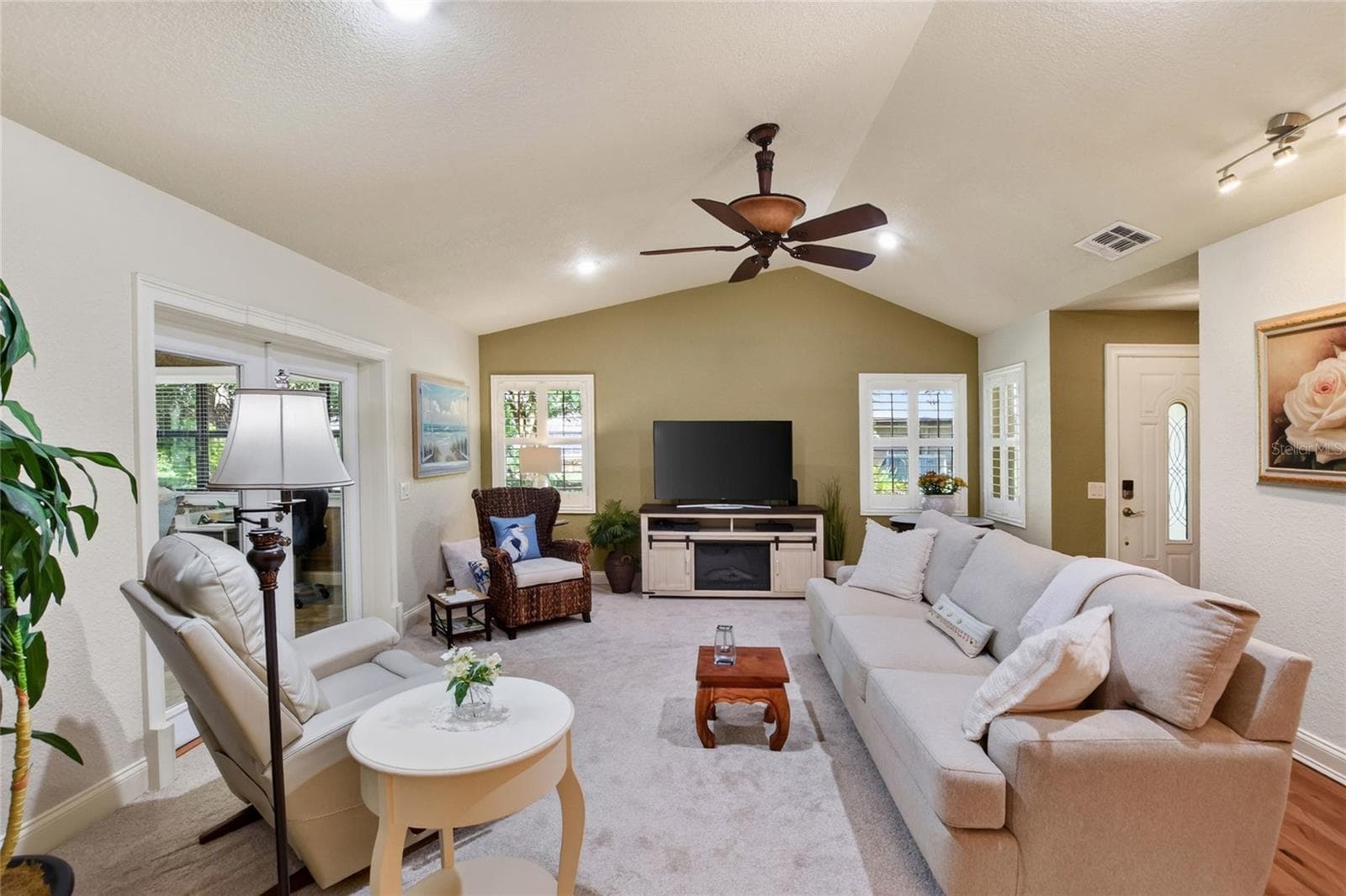 Villa at 2801 WINGFOOT CT, WINTER HAVEN, photo 2 of 48