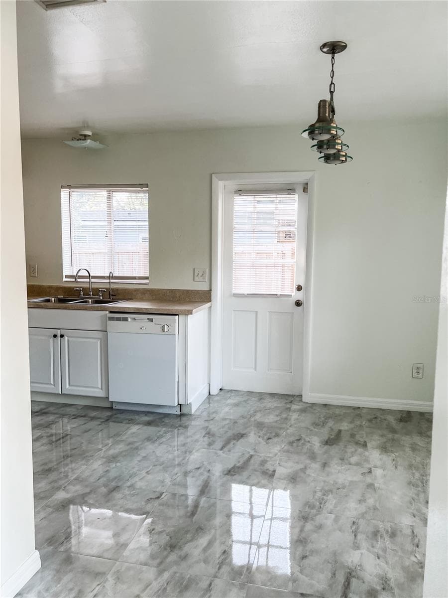Single Family Residence at 1300 BENNETT RD, ORLANDO, photo 5 of 20