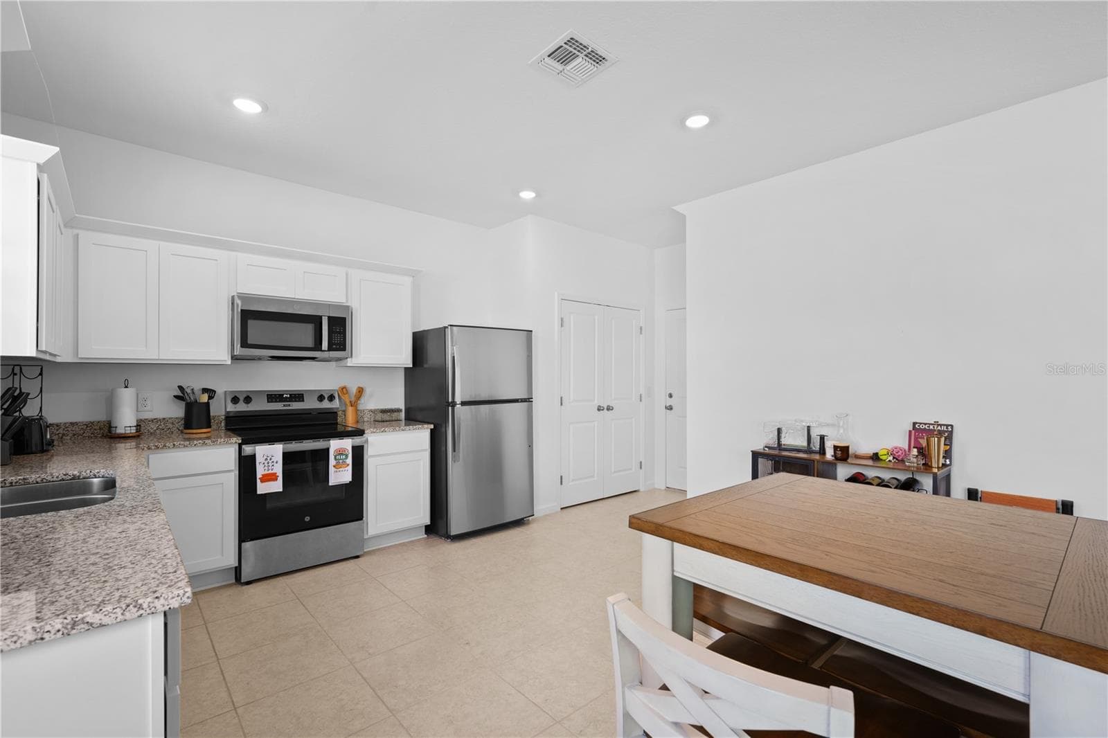 Single Family Residence at 1451 DALKEITH CV, SANFORD, photo 11 of 26