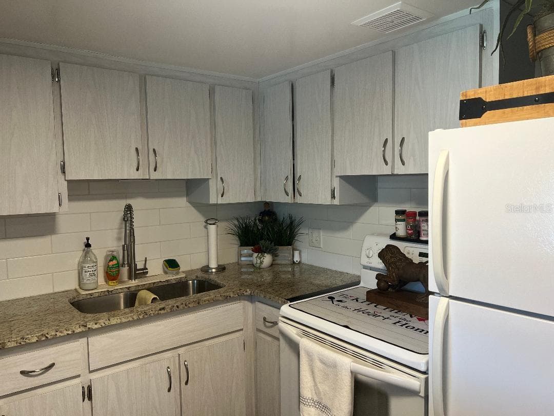 Condominium at 2000 WORLD PARKWAY BLVD #20, CLEARWATER, photo 11 of 46