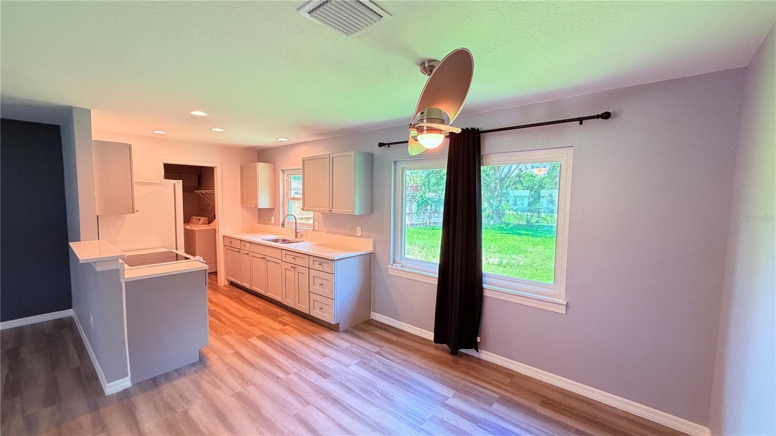 Single Family Residence at 5130 LESCOT LN, ORLANDO, photo 5 of 17