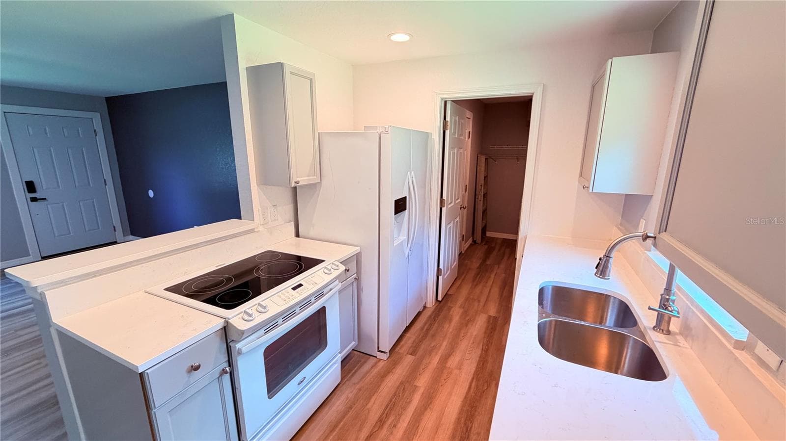 Single Family Residence at 5130 LESCOT LN, ORLANDO, photo 7 of 17