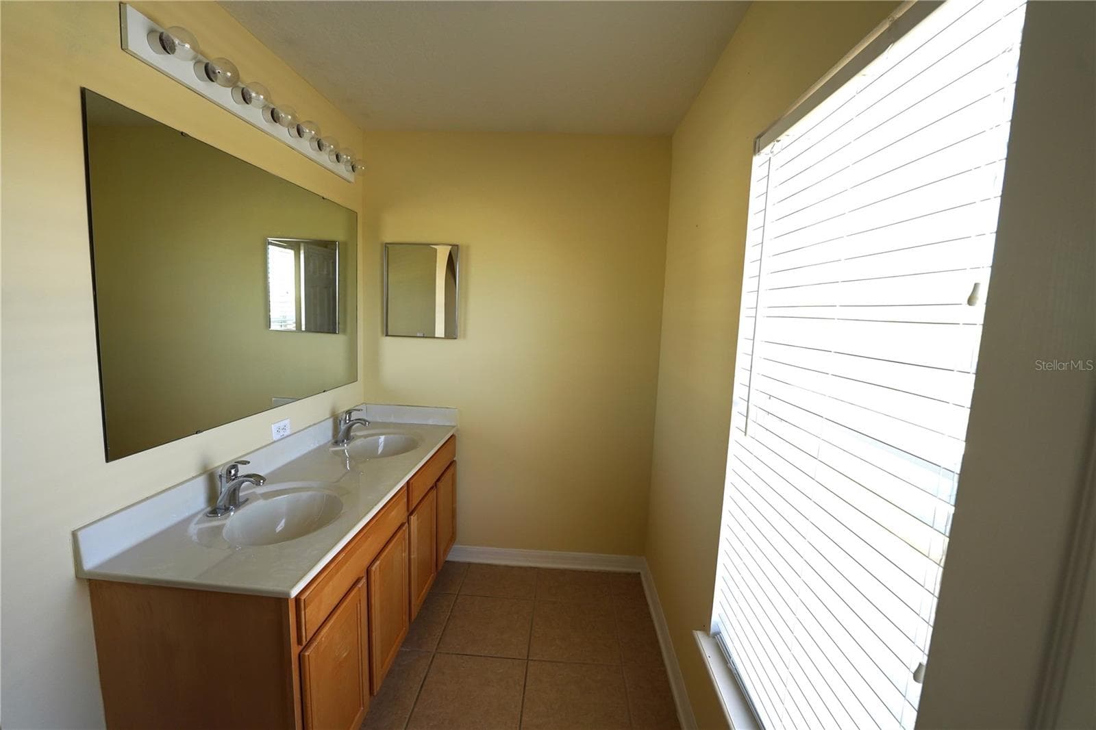 Single Family Residence at 3329 WHITE BLOSSOM LN, CLERMONT, photo 14 of 31