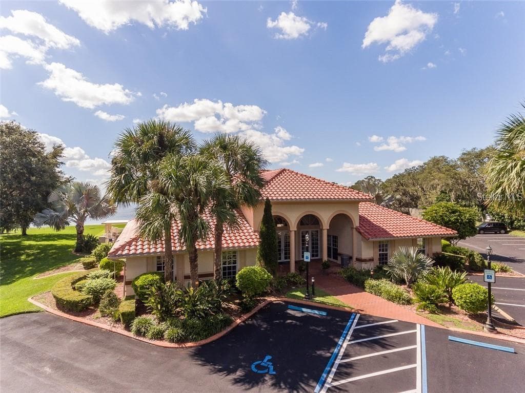 Condominium at 1711 GARDEN LAKE DR #1711, WINTER HAVEN, photo 40 of 44