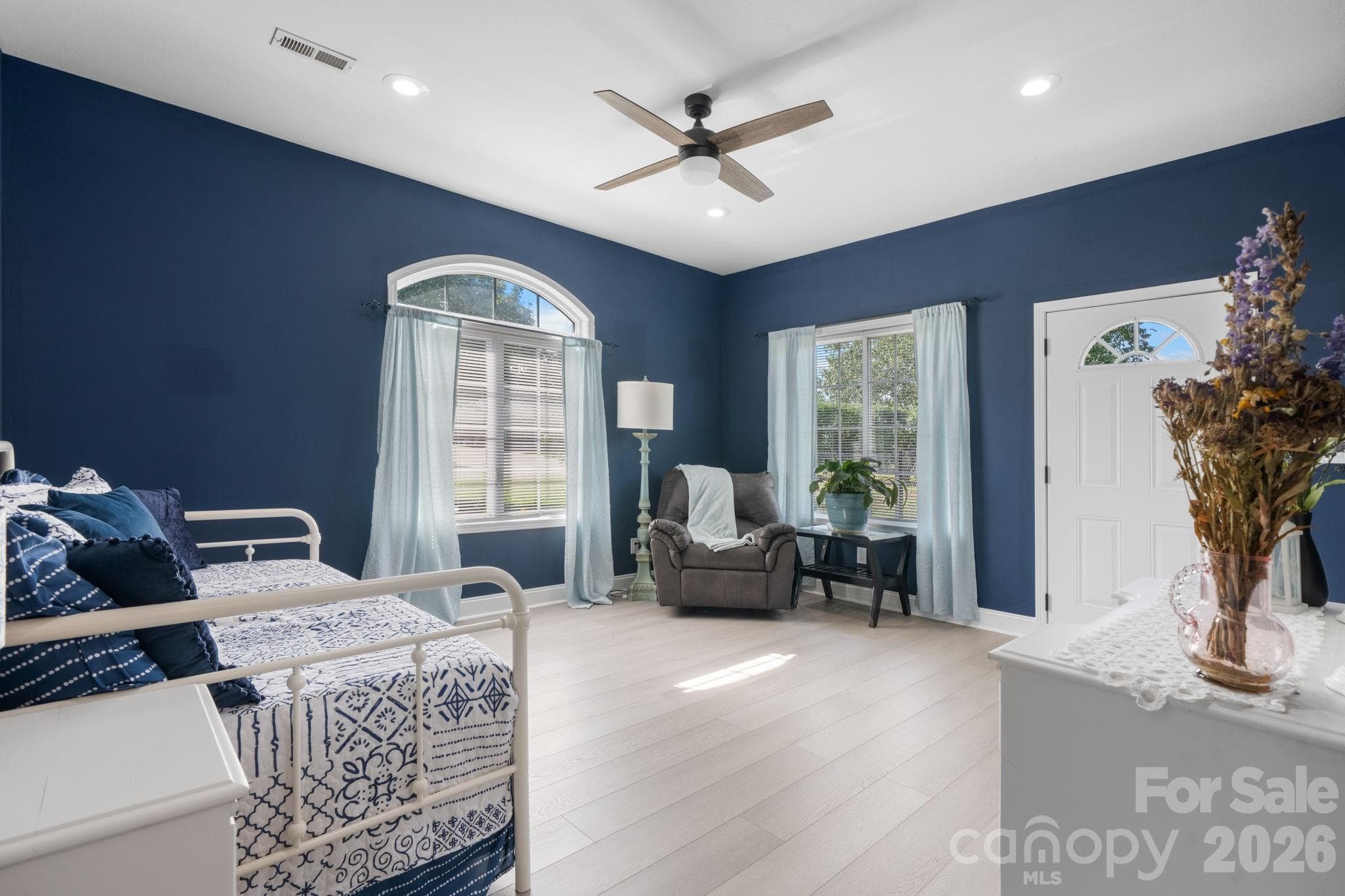 Single Family Residence at 1360 Sweet briar Lane, Hickory, photo 25 of 47