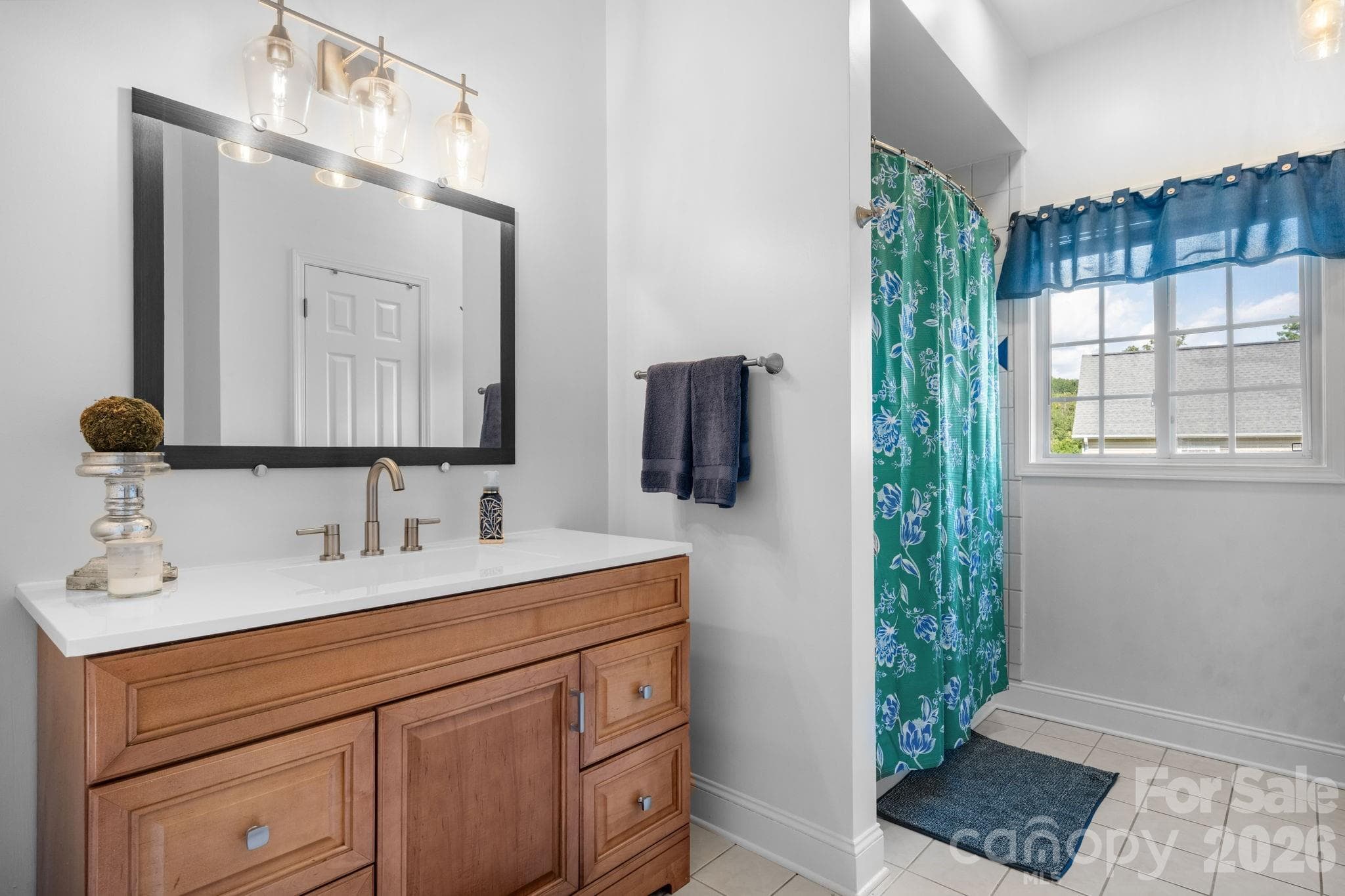 Single Family Residence at 1360 Sweet briar Lane, Hickory, photo 26 of 47