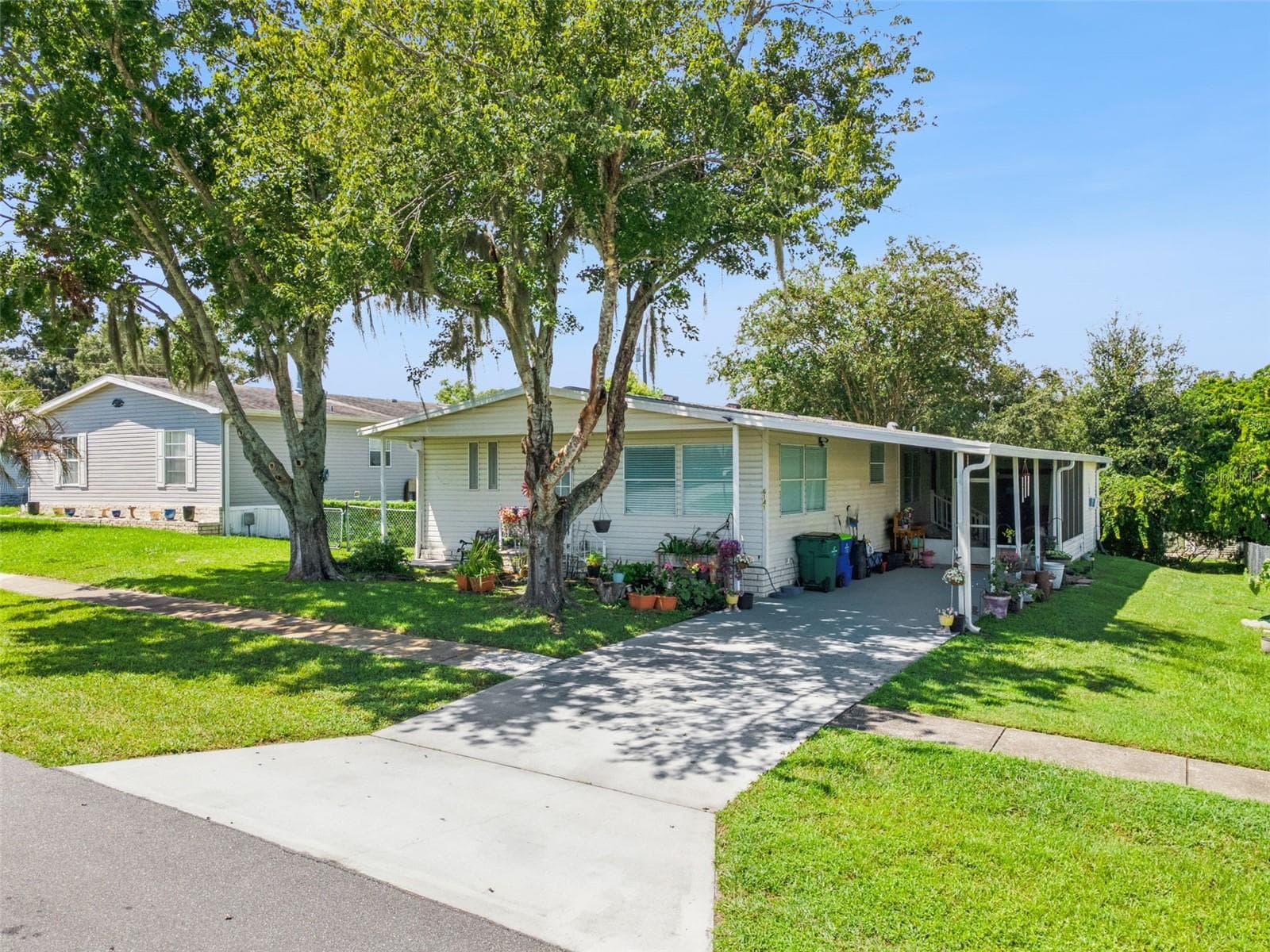 Manufactured Home at 6141 ZEPHYR RIDGE DR, ZEPHYRHILLS, photo 3 of 39