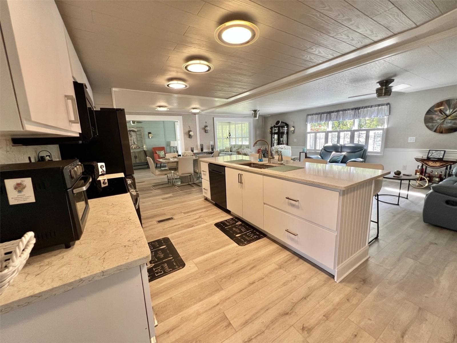 Mobile Home at 207 HAWTHORNE BLVD, LEESBURG, photo 17 of 71