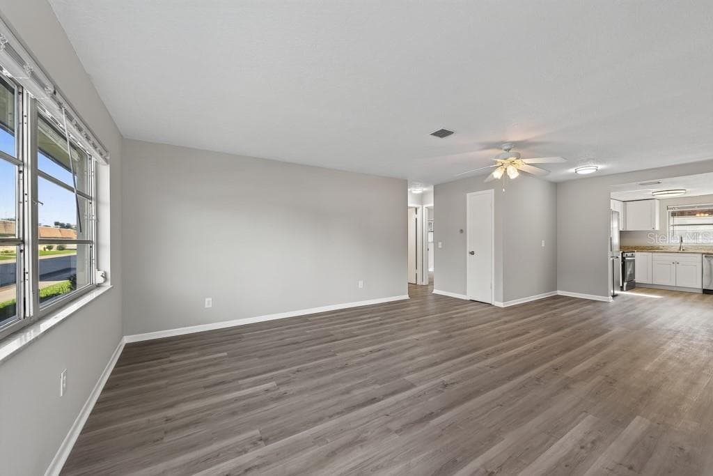 Condominium at 8265 VENDOME BLVD N, PINELLAS PARK, photo 3 of 37