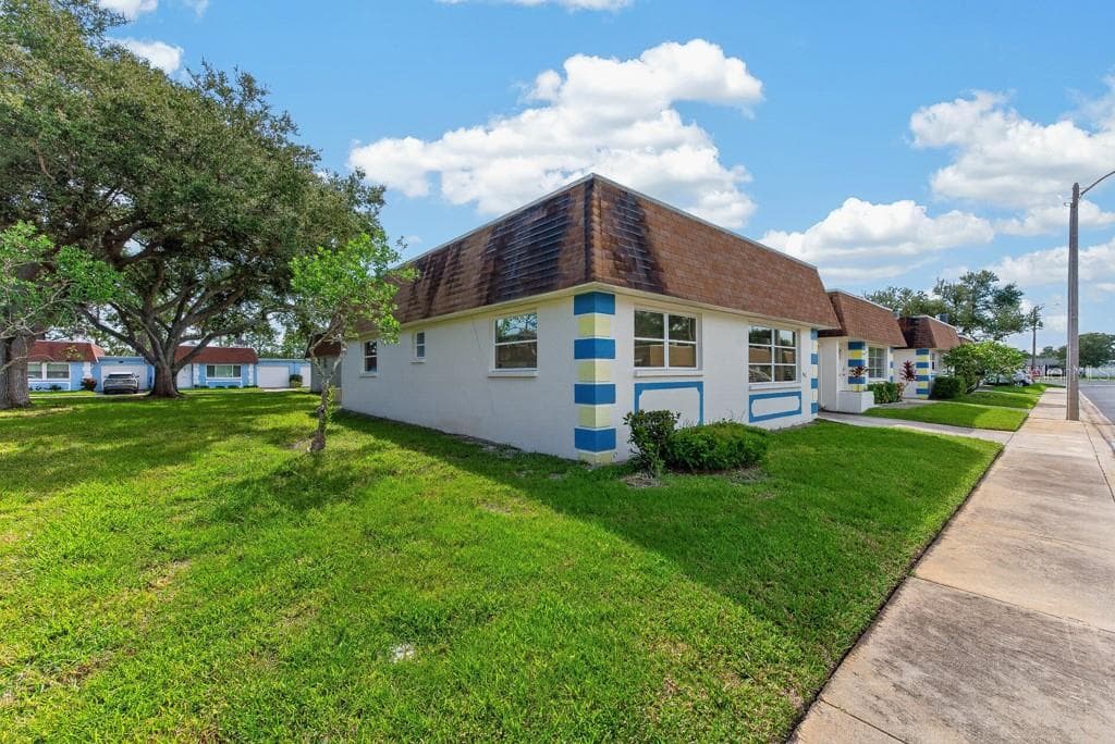 Condominium at 8265 VENDOME BLVD N, PINELLAS PARK, photo 30 of 37
