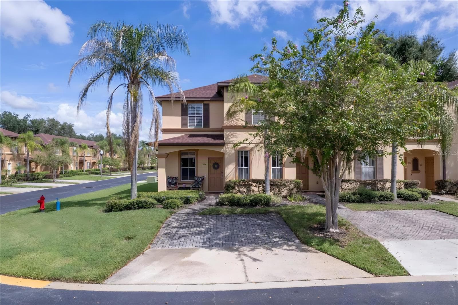 Townhouse at 354 LA MIRAGE ST, DAVENPORT, photo 9 of 37