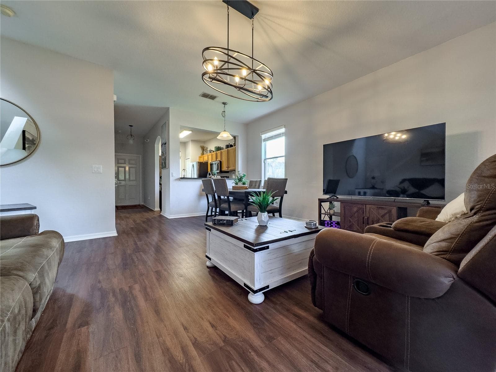 Townhouse at 354 LA MIRAGE ST, DAVENPORT, photo 11 of 37