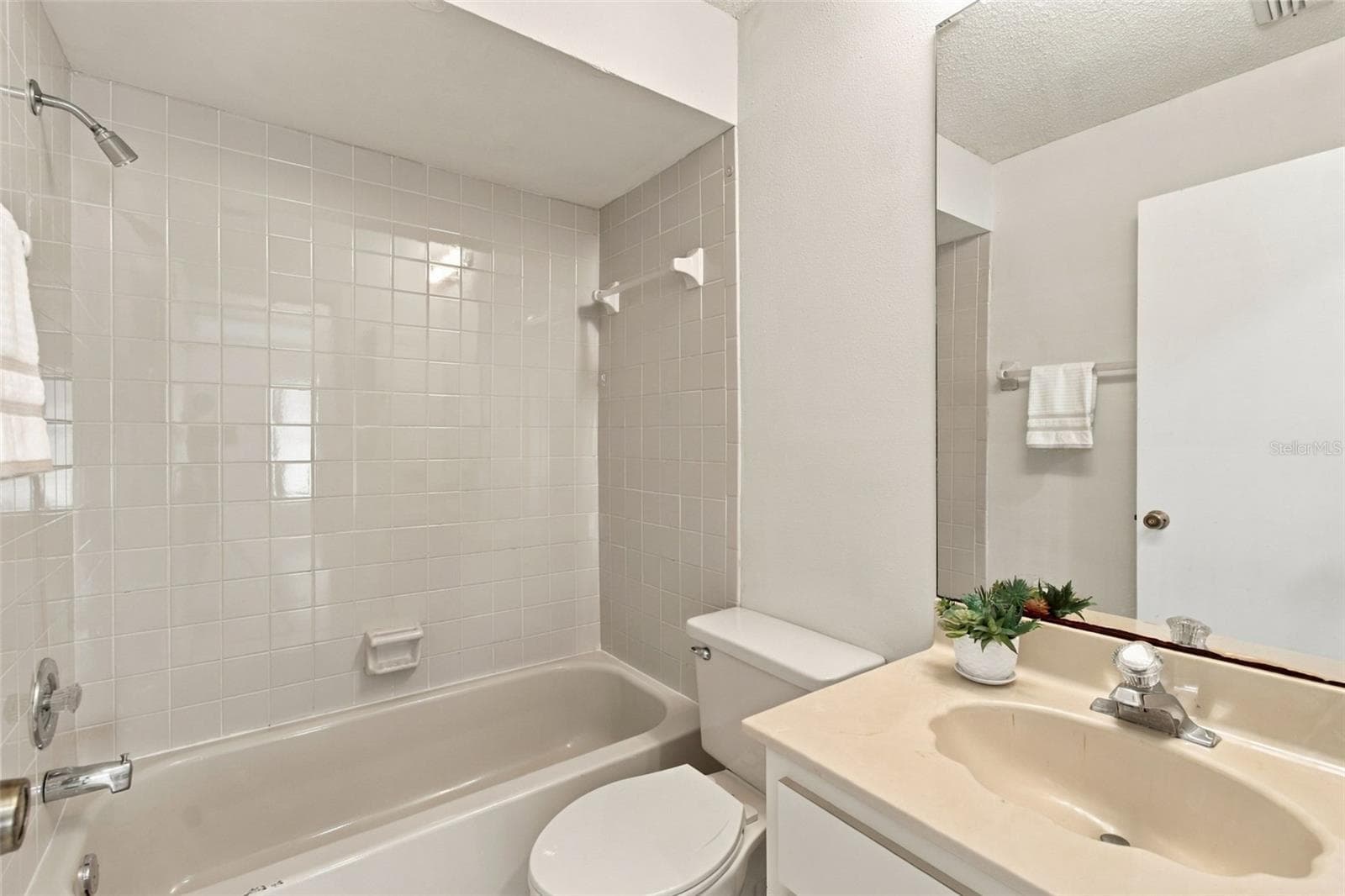 Bath 2 - 7610 OAKMONT LN, NEW PORT RICHEY