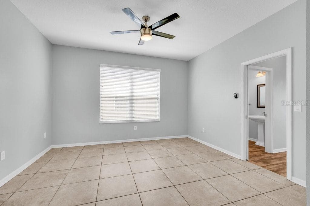 Single Family Residence at 7225 BLUE BEECH DR, RIVERVIEW, photo 11 of 47