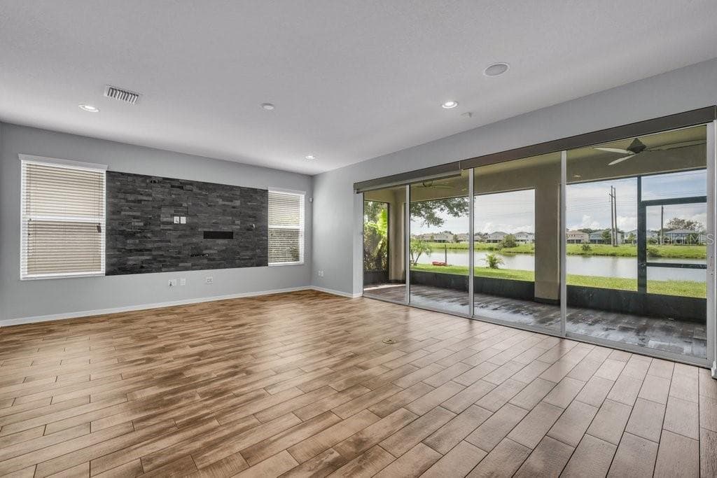 Single Family Residence at 7225 BLUE BEECH DR, RIVERVIEW, photo 18 of 47