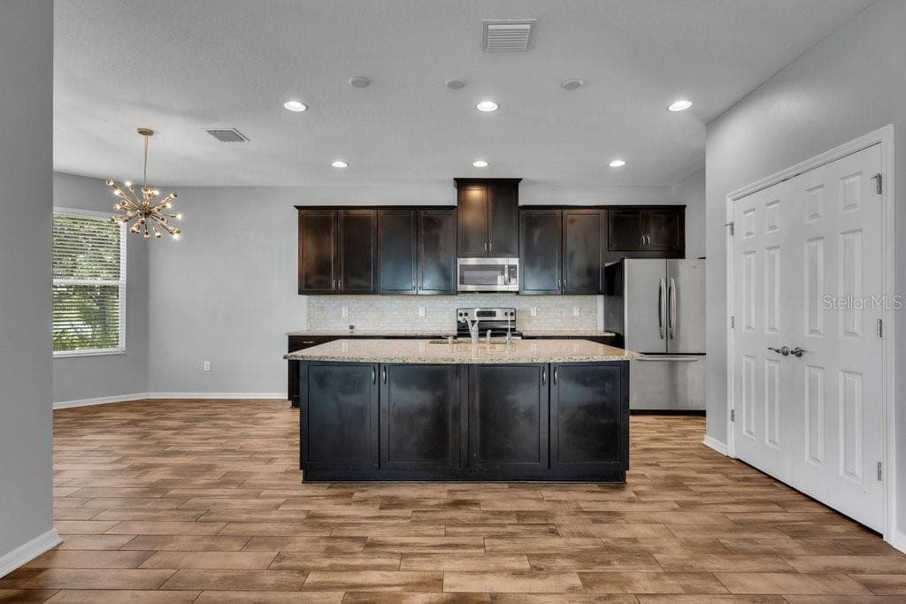 Single Family Residence at 7225 BLUE BEECH DR, RIVERVIEW, photo 19 of 47