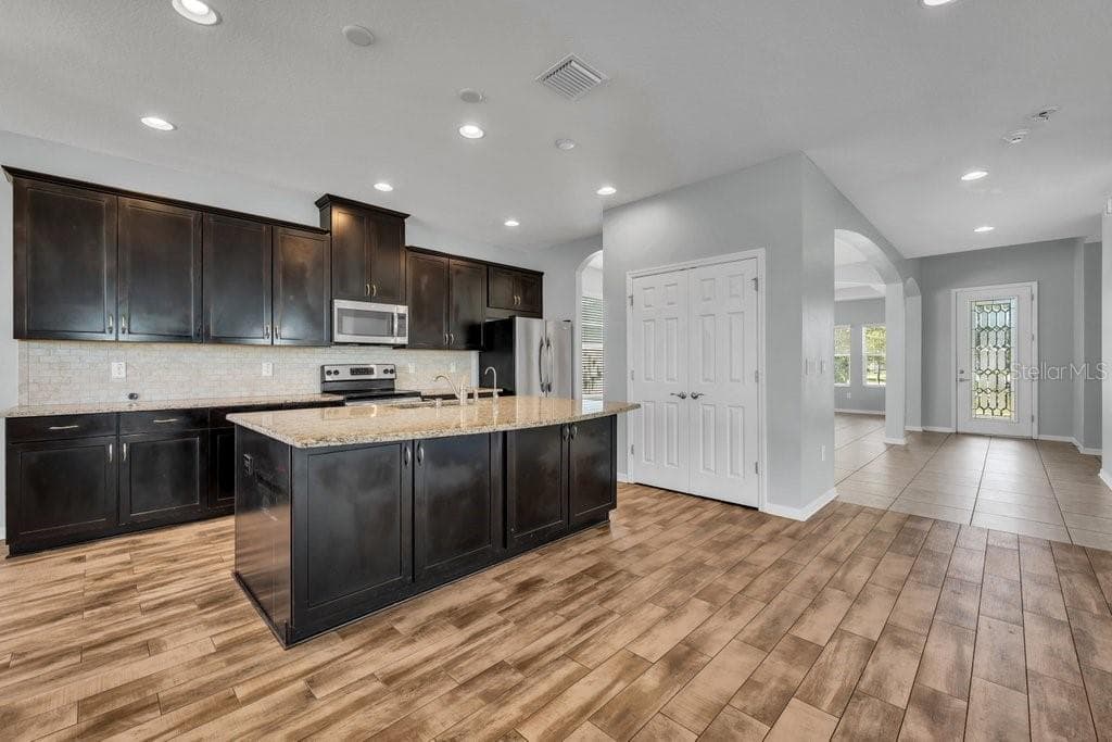 Single Family Residence at 7225 BLUE BEECH DR, RIVERVIEW, photo 20 of 47