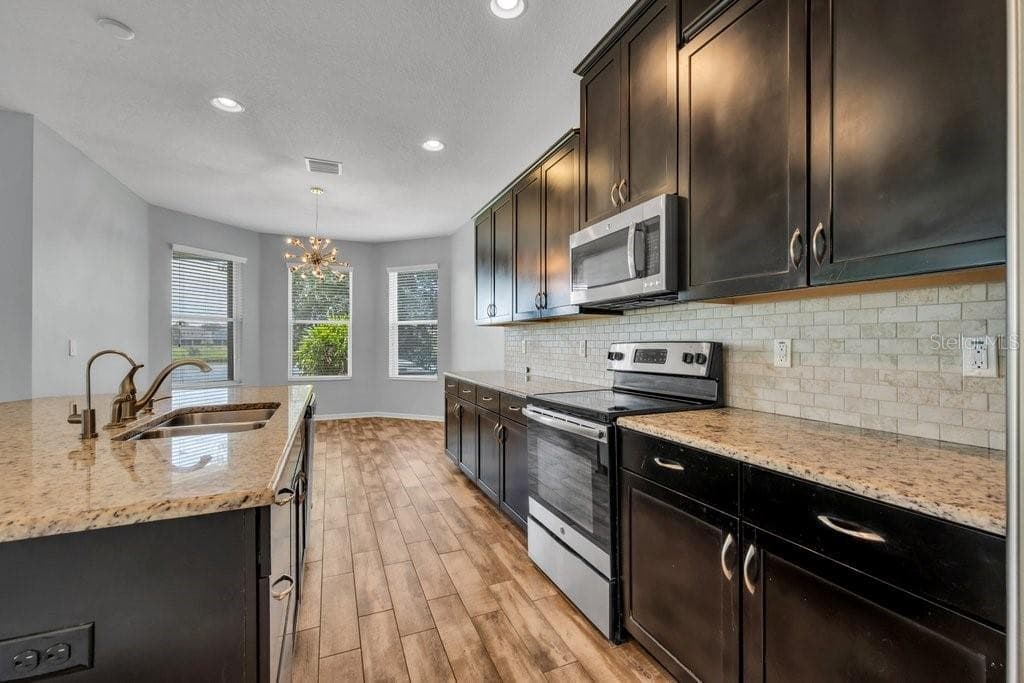 Single Family Residence at 7225 BLUE BEECH DR, RIVERVIEW, photo 24 of 47