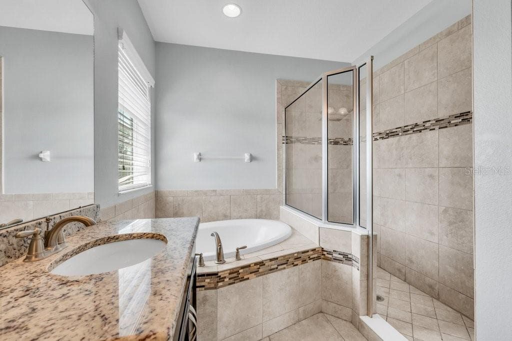 Single Family Residence at 7225 BLUE BEECH DR, RIVERVIEW, photo 31 of 47