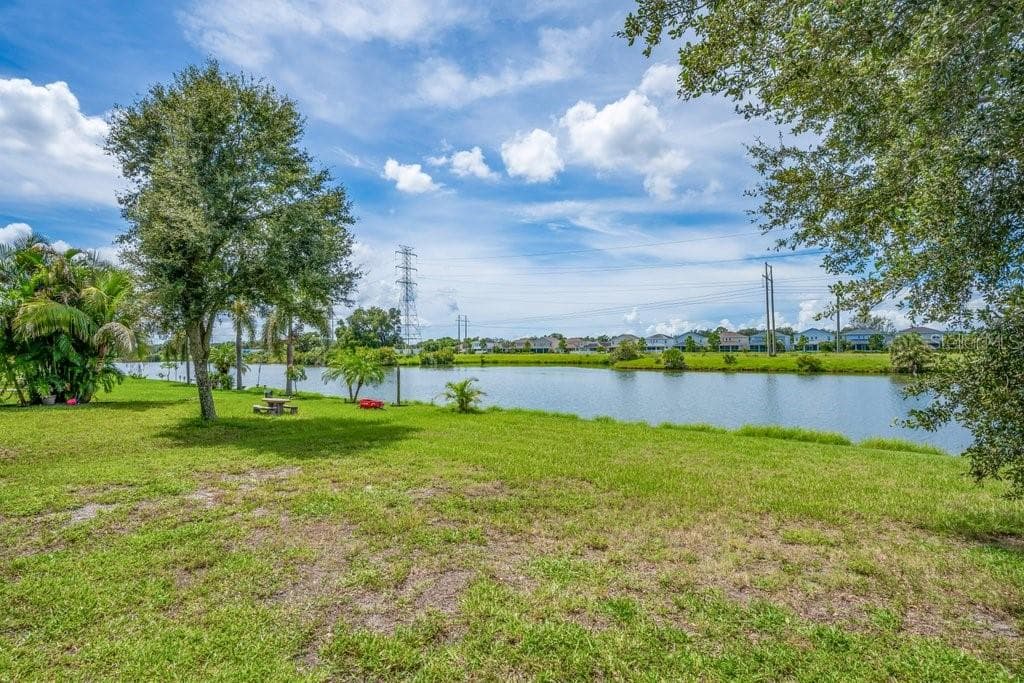 Single Family Residence at 7225 BLUE BEECH DR, RIVERVIEW, photo 42 of 47