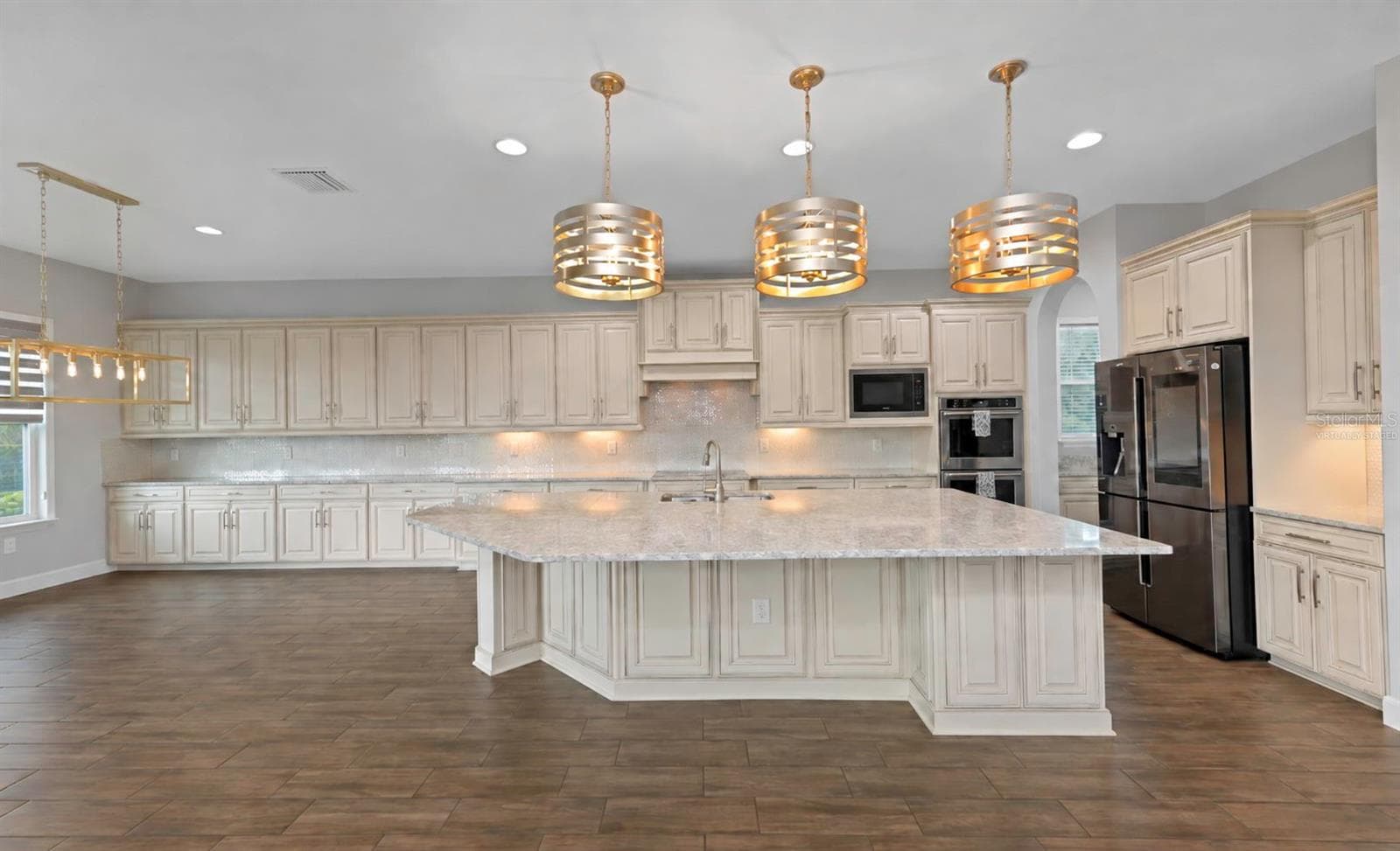 Virtually Staged - 17807 HOWSMOOR PL, LUTZ
