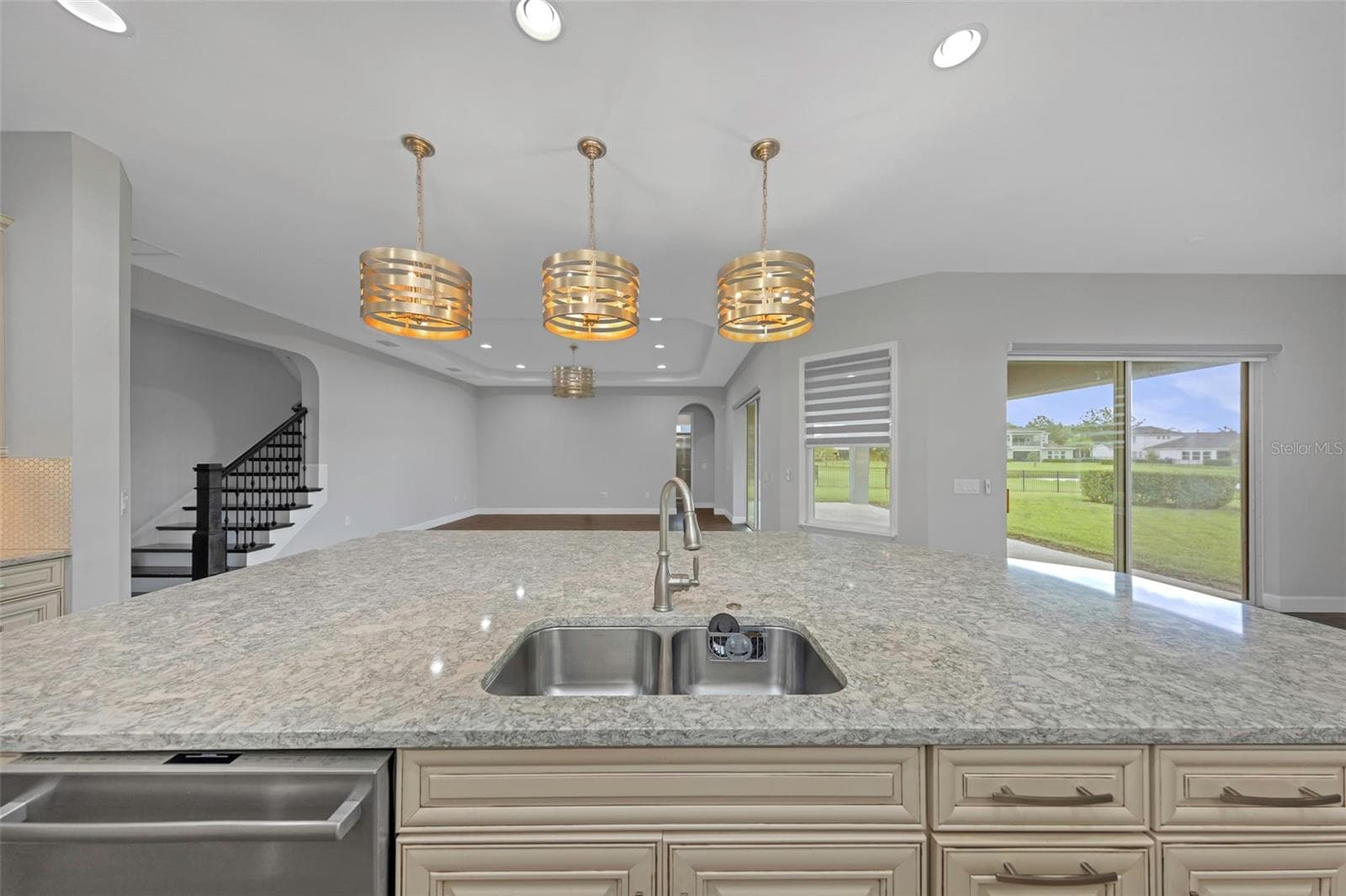 Kitchen Island - 17807 HOWSMOOR PL, LUTZ