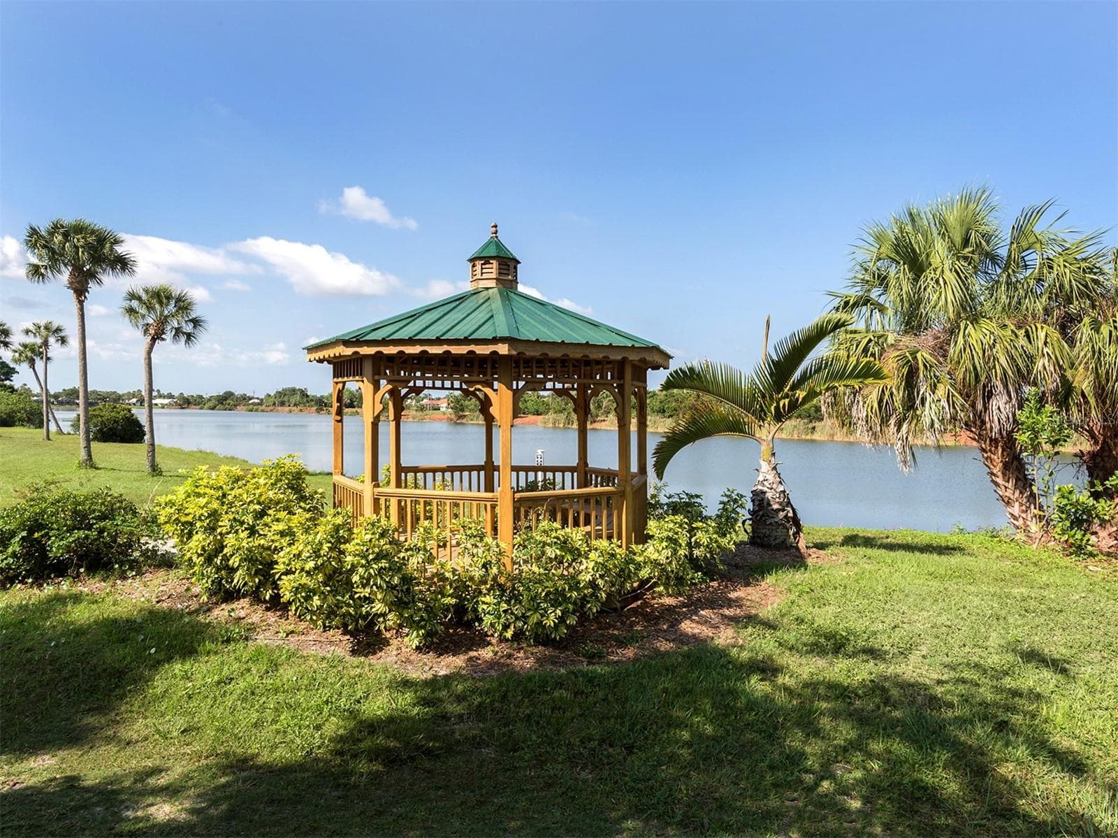 Condominium at 107 WOODBRIDGE DR #202, VENICE, photo 45 of 60
