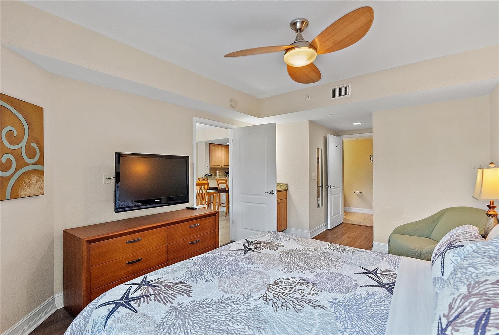 Condo - Hotel at 11605 GULF BLVD #203, TREASURE ISLAND, photo 12 of 54