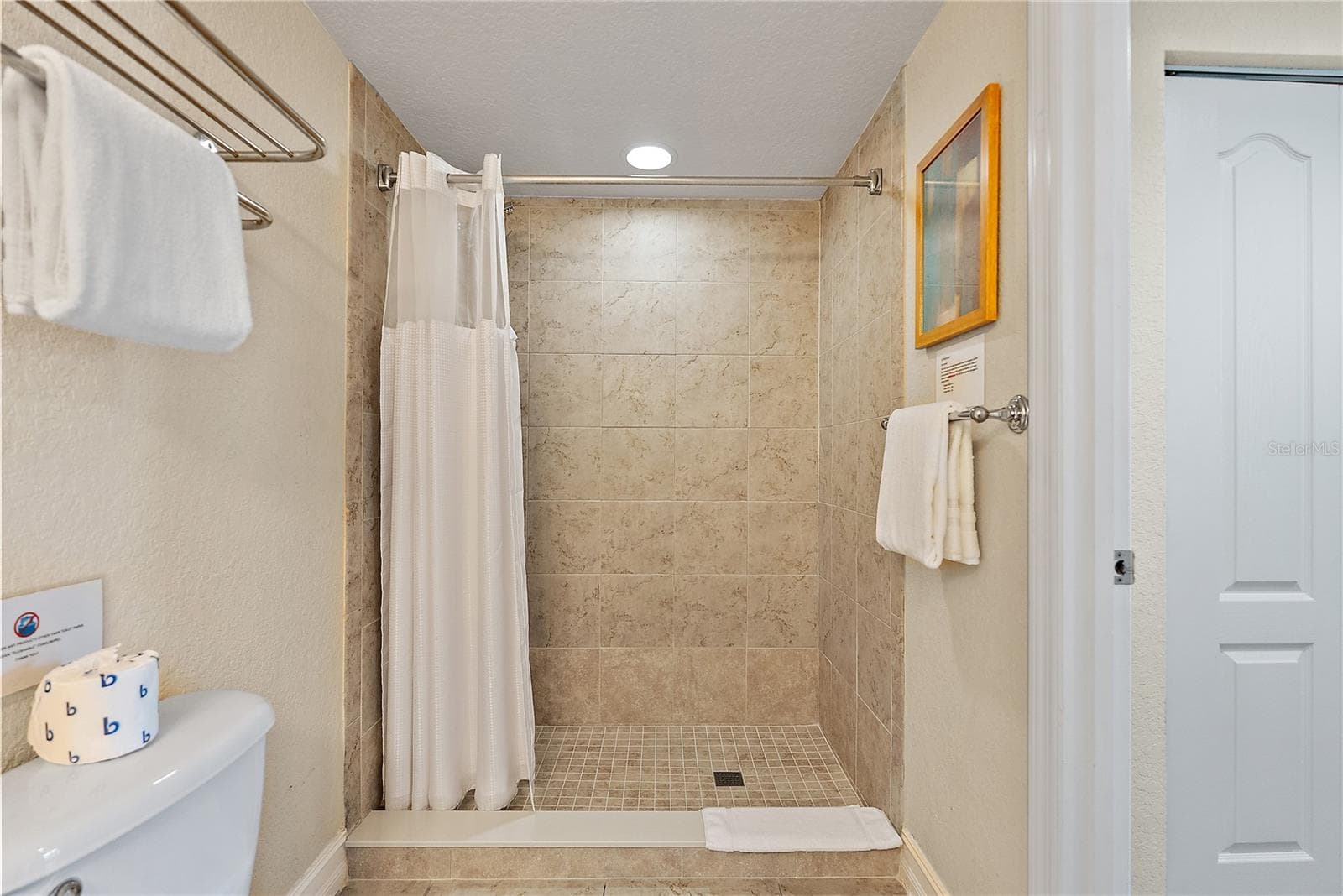Condo - Hotel at 11605 GULF BLVD #203, TREASURE ISLAND, photo 16 of 54