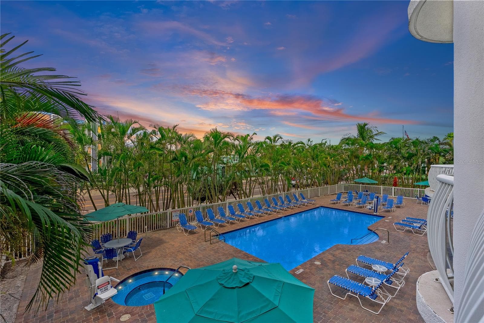 Condo - Hotel at 11605 GULF BLVD #203, TREASURE ISLAND, photo 27 of 54
