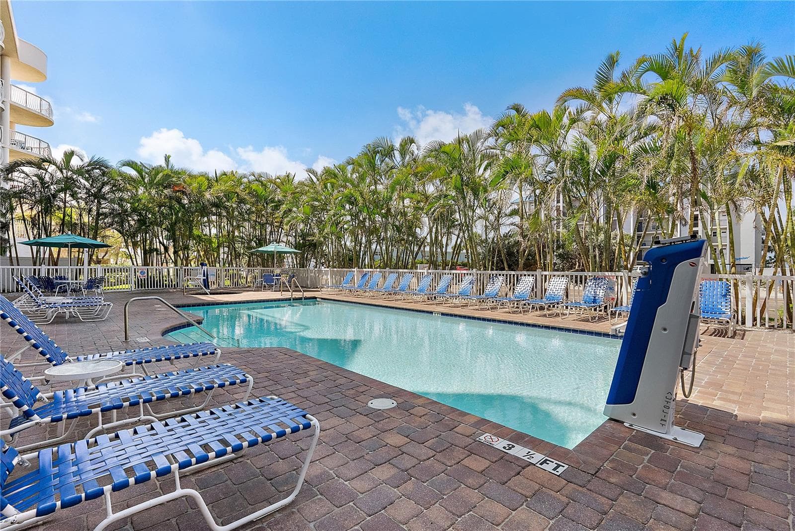 Condo - Hotel at 11605 GULF BLVD #203, TREASURE ISLAND, photo 30 of 54