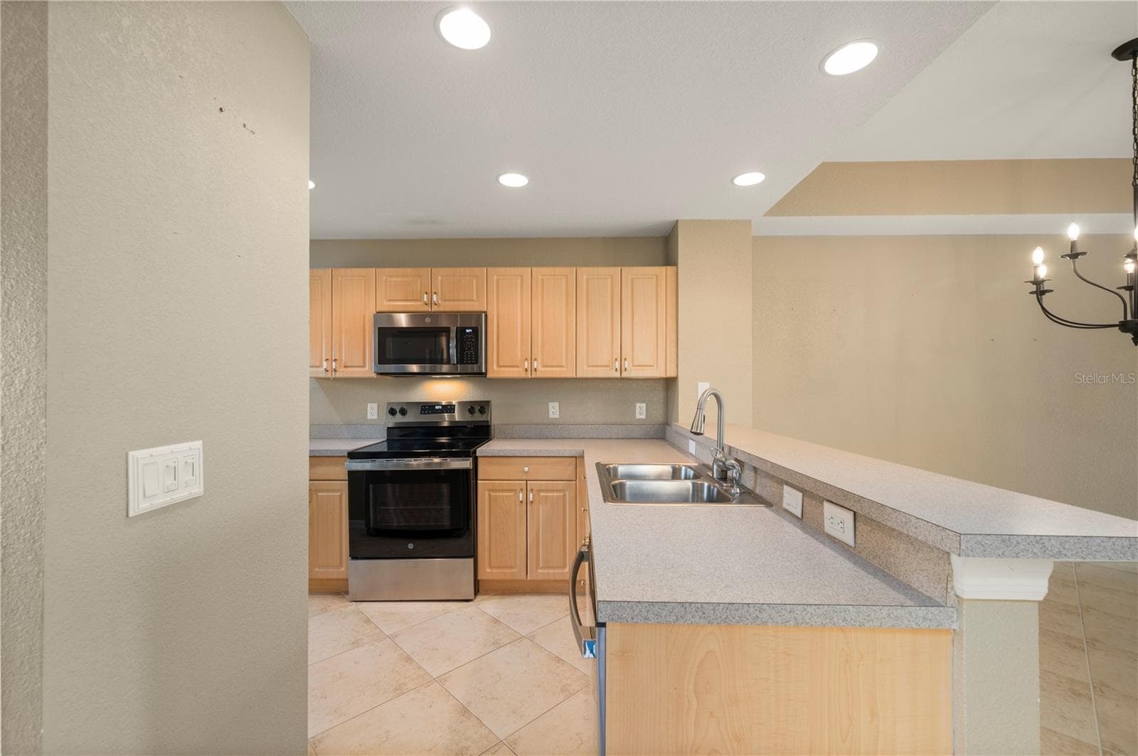 Condominium at 1295 SAXONY CIR #2106, PUNTA GORDA, photo 11 of 54