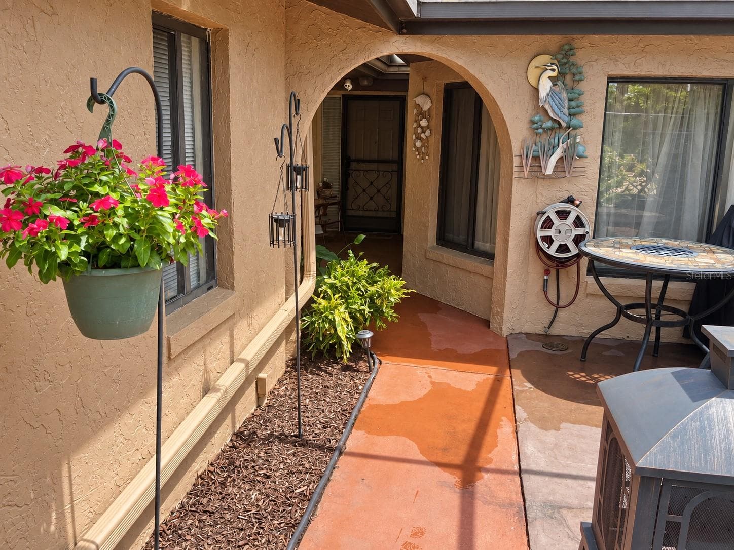 Screened front porch - 505 CLUBHOUSE DR, LAKE WALES