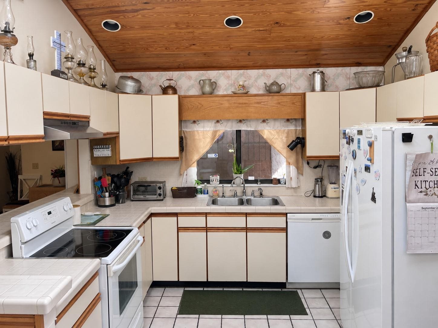 Kitchen - 505 CLUBHOUSE DR, LAKE WALES