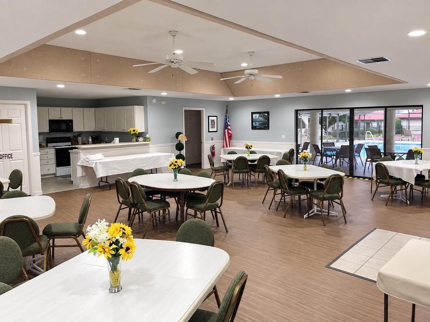 Clubhouse event room - 505 CLUBHOUSE DR, LAKE WALES