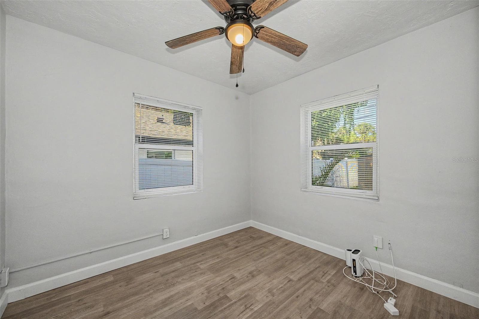 Office / Den Bonus Room - 1001 QUEEN ST S, ST PETERSBURG