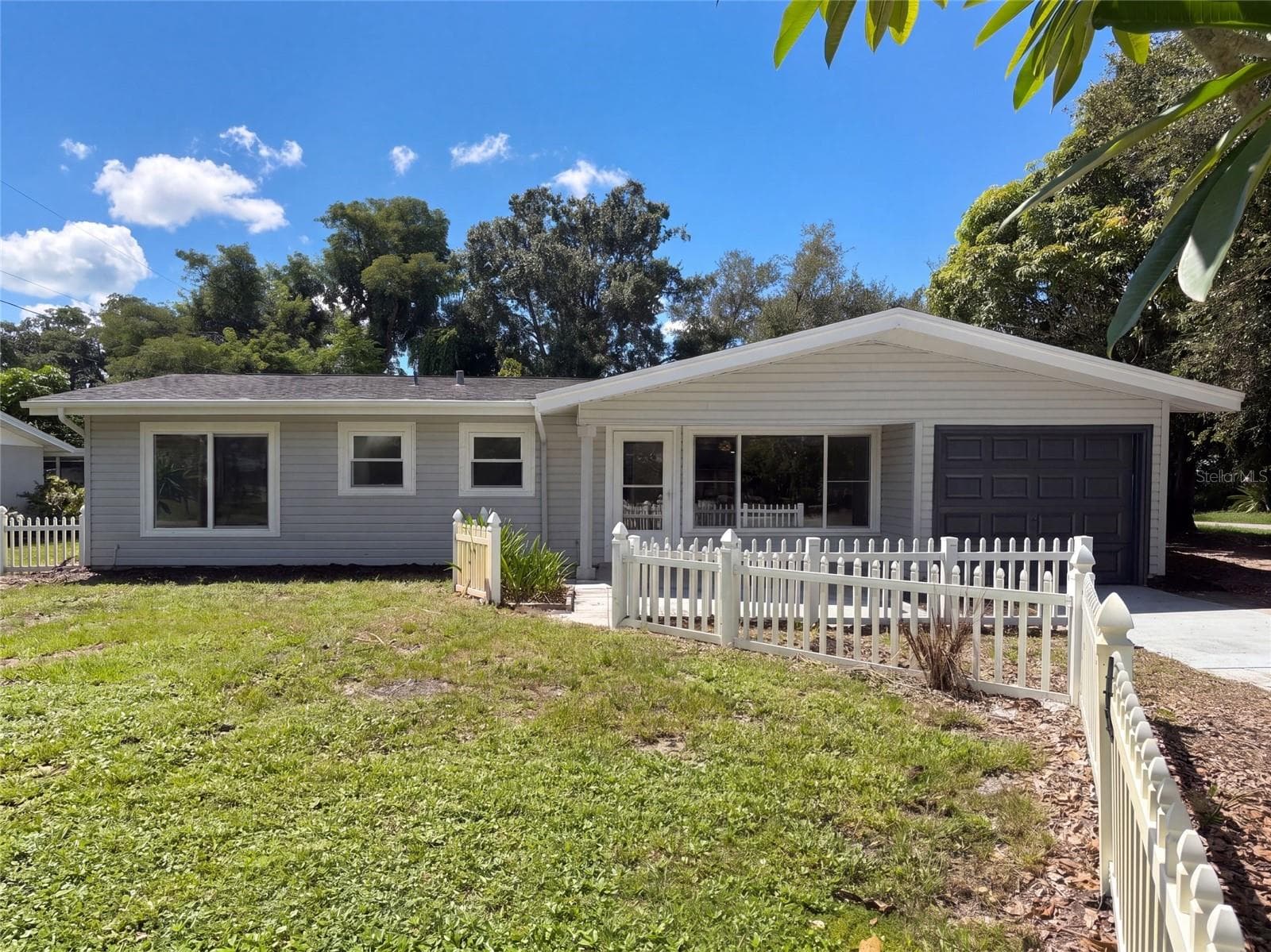 Single Family Residence at 3010 HATTON ST, SARASOTA, photo 6 of 25