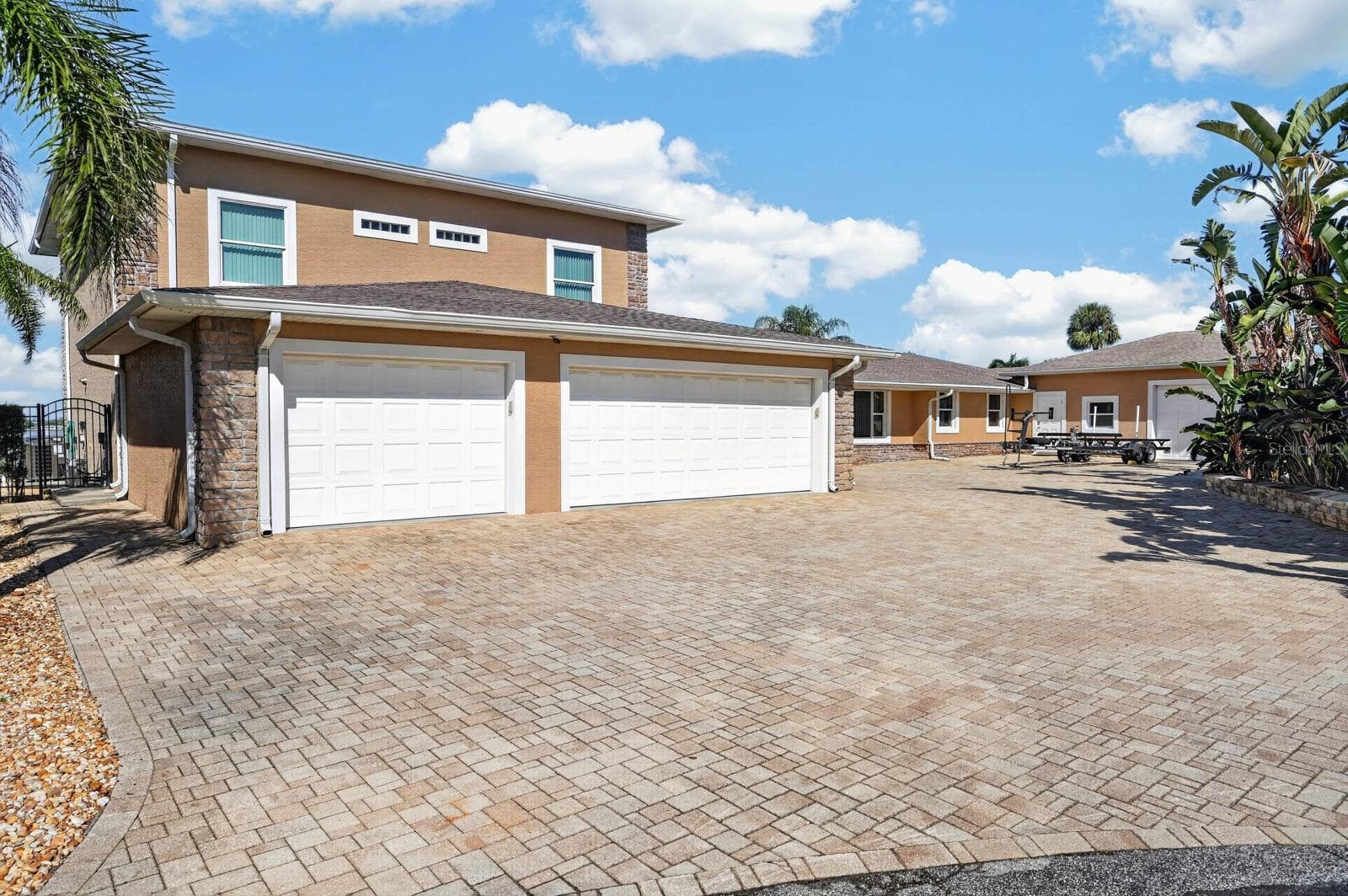 Single Family Residence at 14 GRANVILLE CIR, DAYTONA BEACH, photo 7 of 46
