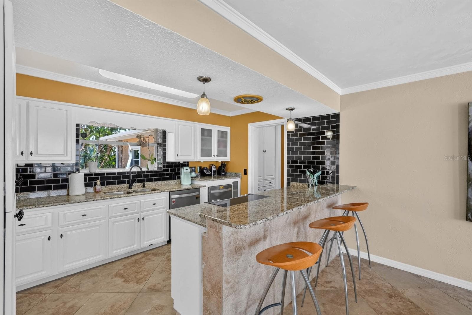 Single Family Residence at 14 GRANVILLE CIR, DAYTONA BEACH, photo 12 of 46
