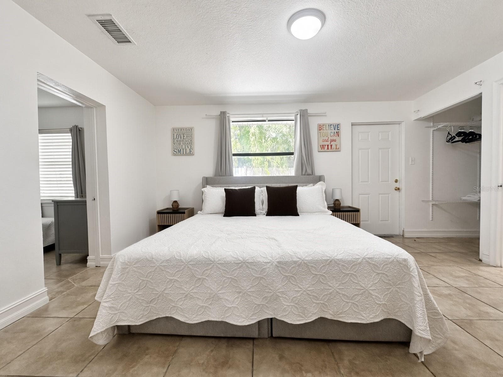 Single Family Residence at 6508 N GLEN AVE, TAMPA, photo 8 of 21