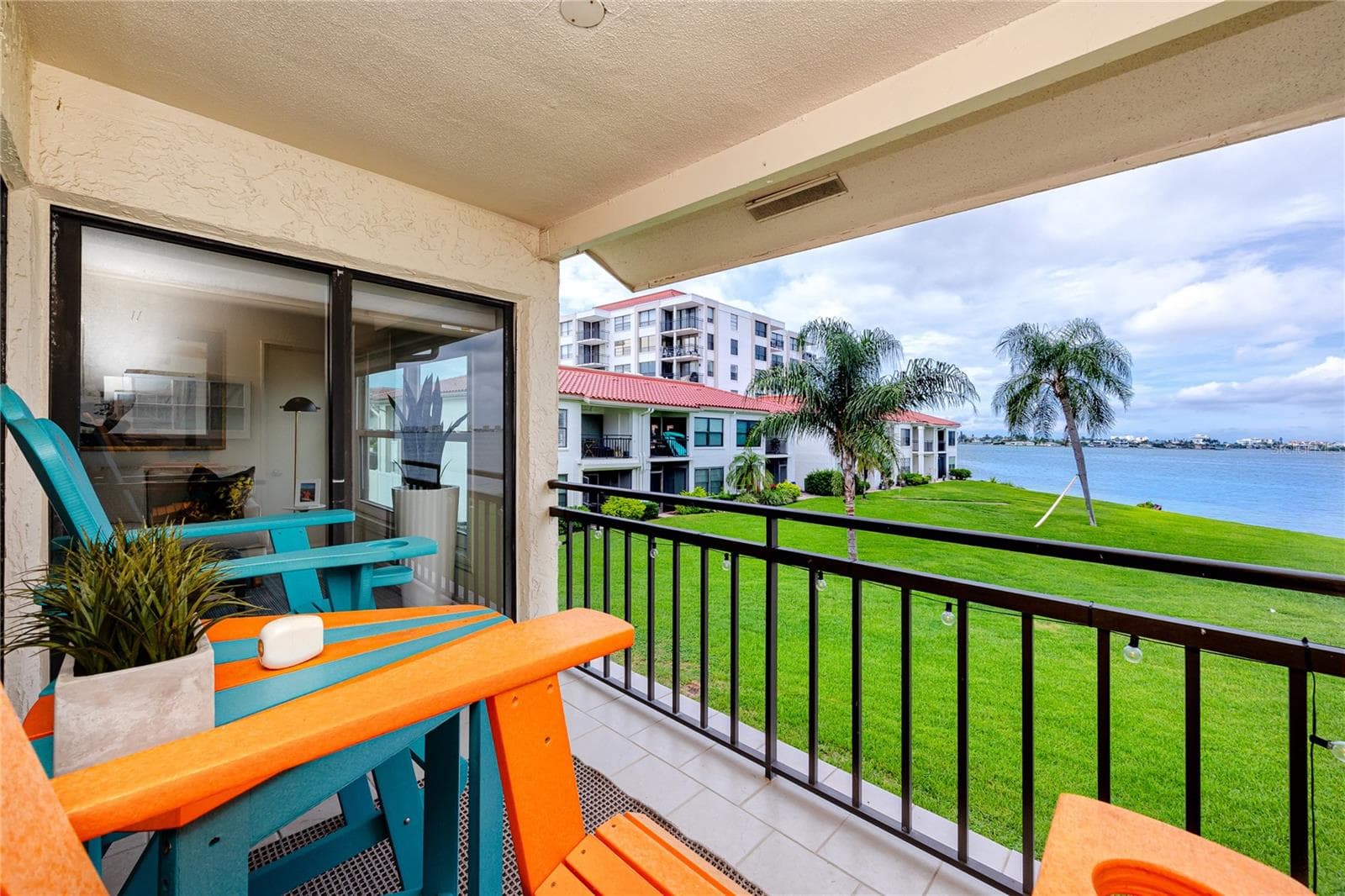 Condominium at 6177 SUN BLVD #202, ST PETERSBURG, photo 5 of 61