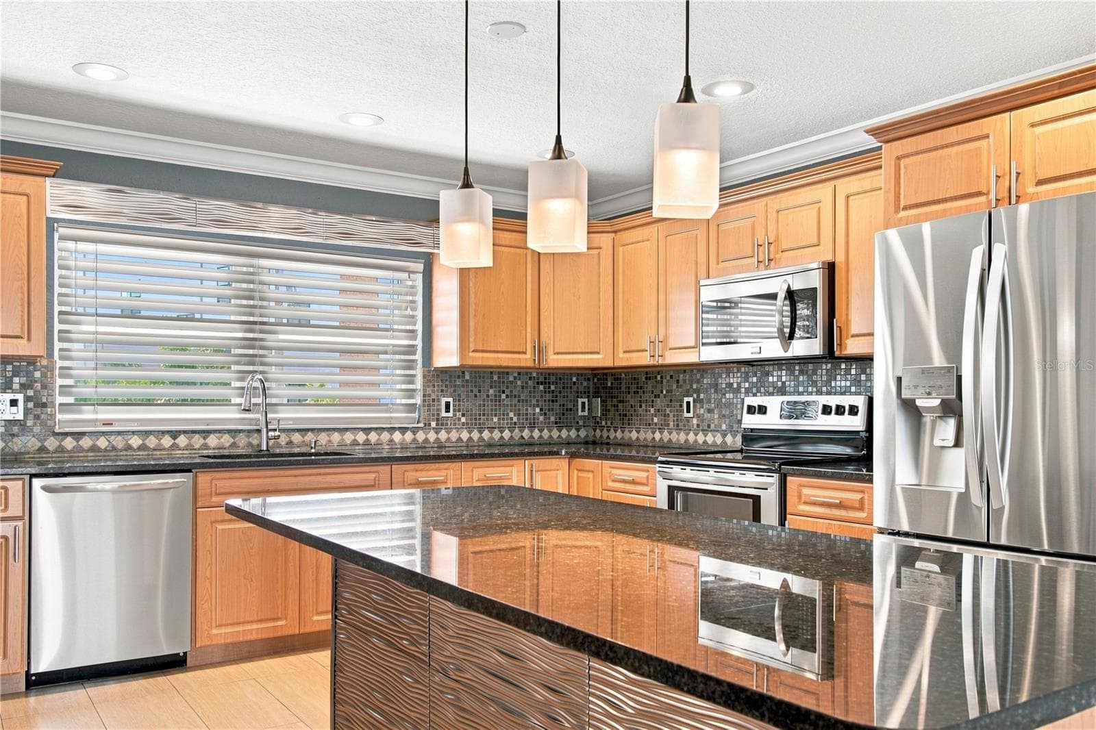 You will want to cook more. - 152 117TH AVE, TREASURE ISLAND