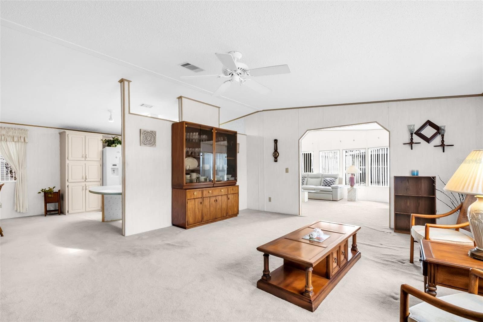 Living Room - 428 PELICAN DR S, OLDSMAR