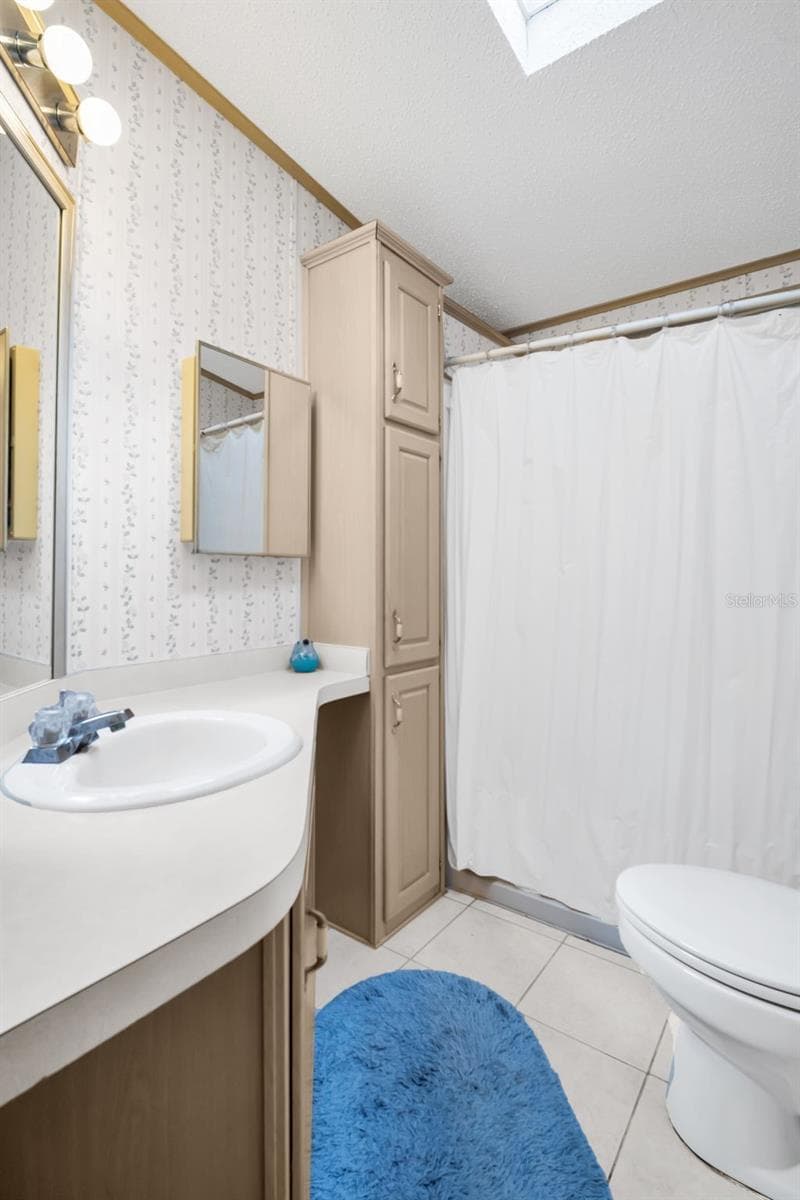Guest Bath - 428 PELICAN DR S, OLDSMAR