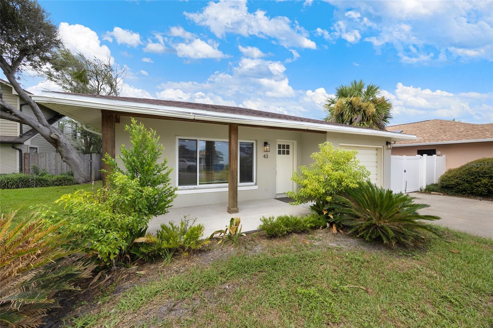 Single Family Residence at 43 CAPISTRANO DR, ORMOND BEACH, photo 2 of 44