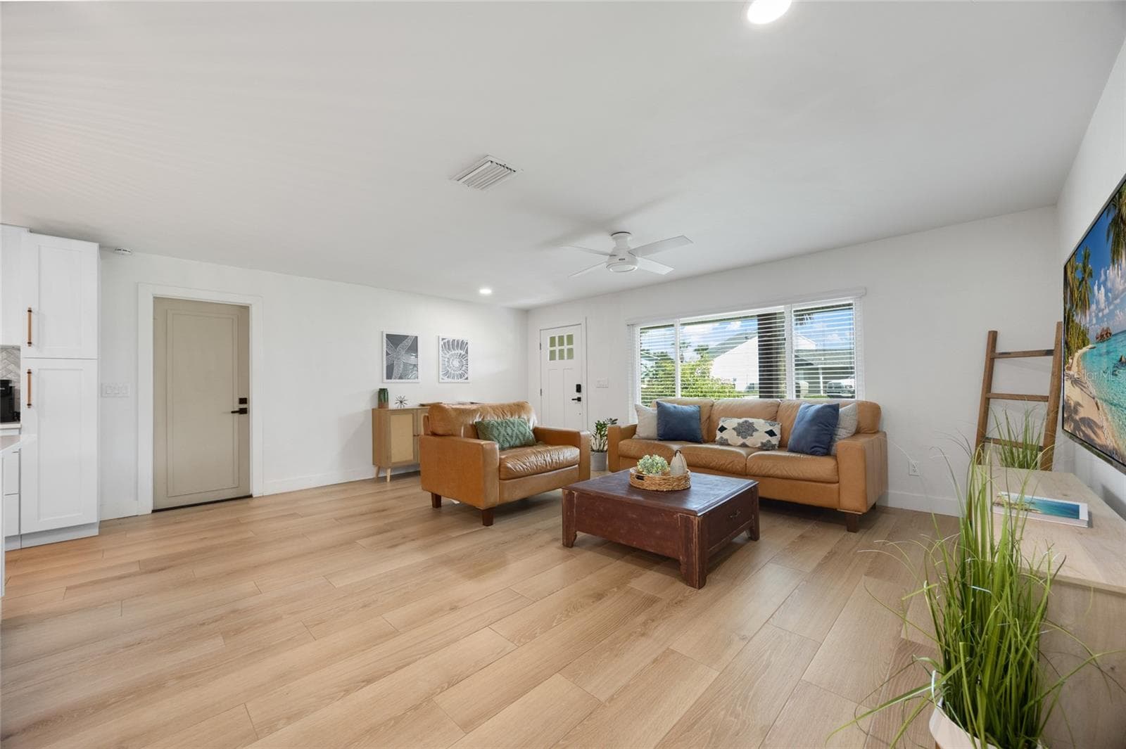 Single Family Residence at 43 CAPISTRANO DR, ORMOND BEACH, photo 11 of 44