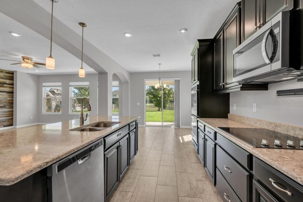Single Family Residence at 5412 CAMBERWELL LN, RIVERVIEW, photo 18 of 70