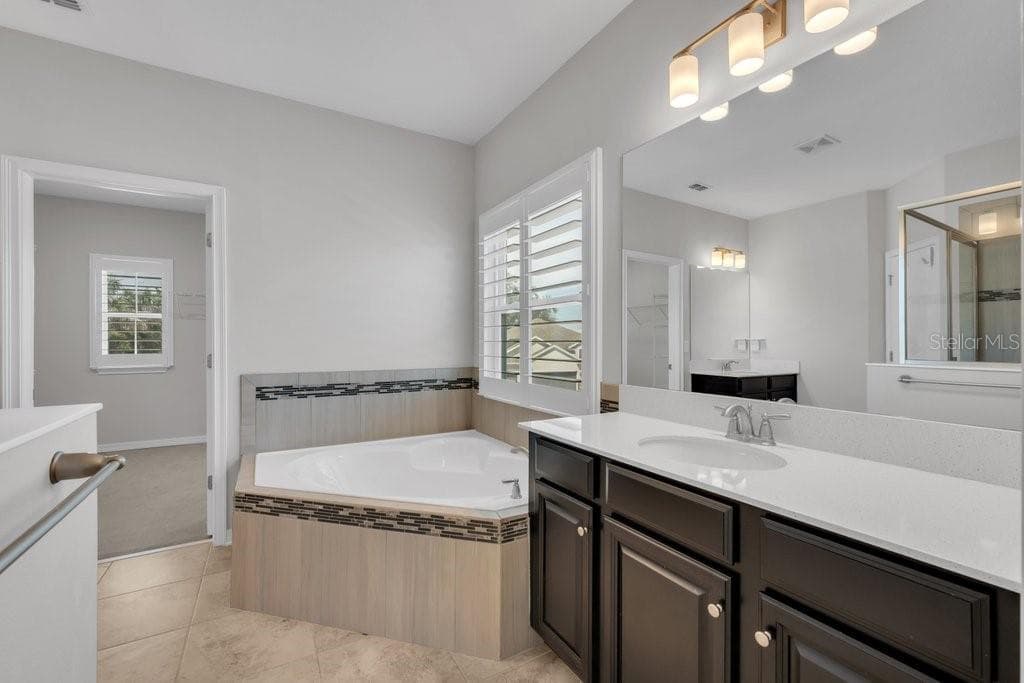 Single Family Residence at 5412 CAMBERWELL LN, RIVERVIEW, photo 39 of 70