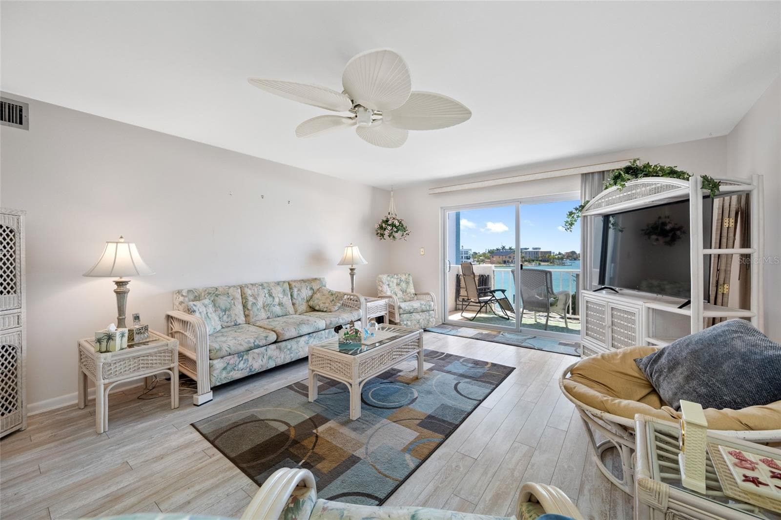 Condominium at 285 107 AVE #306, TREASURE ISLAND, photo 5 of 36
